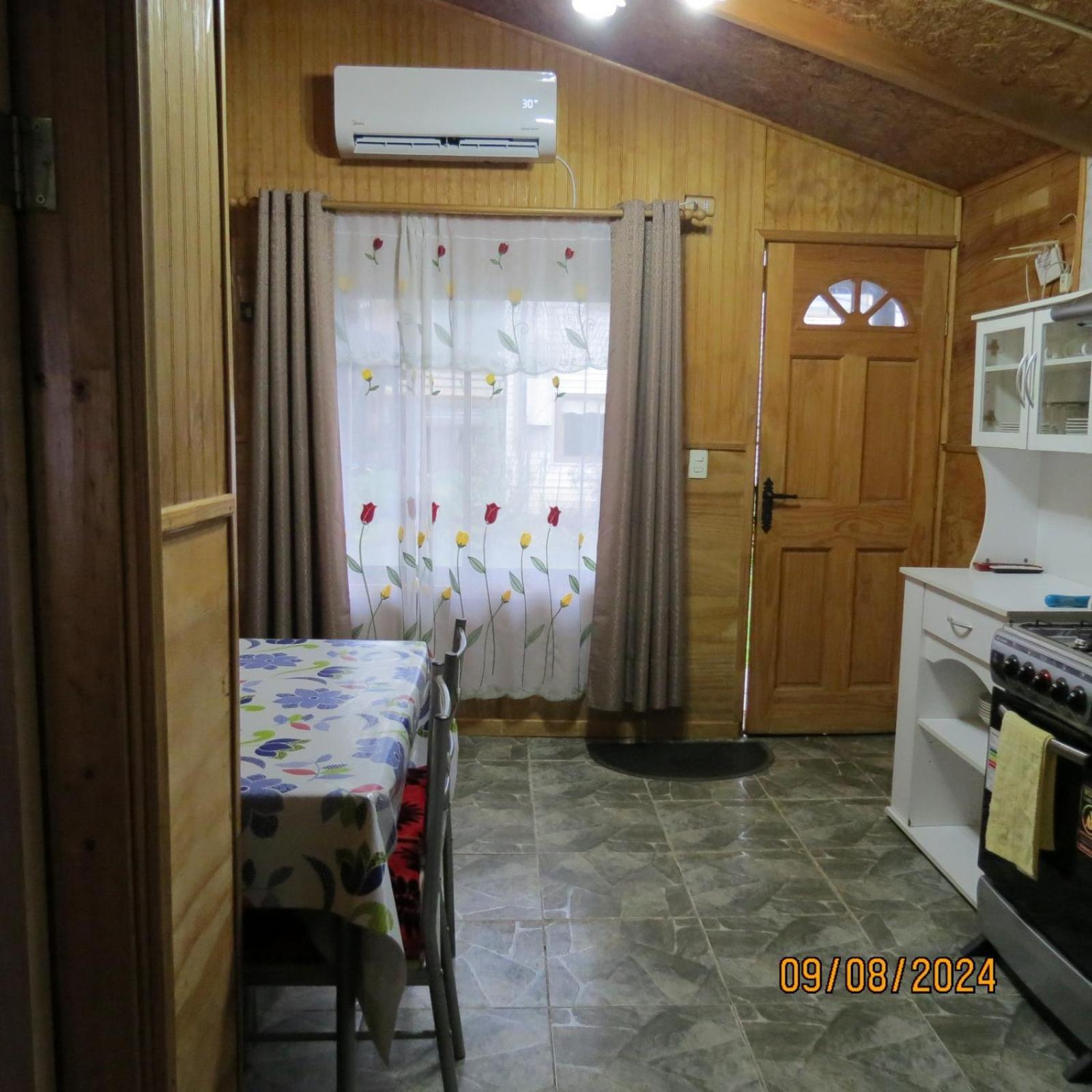 Hostal Y Cabanas Ventisquero Puerto Puyuguapi Exteriér fotografie