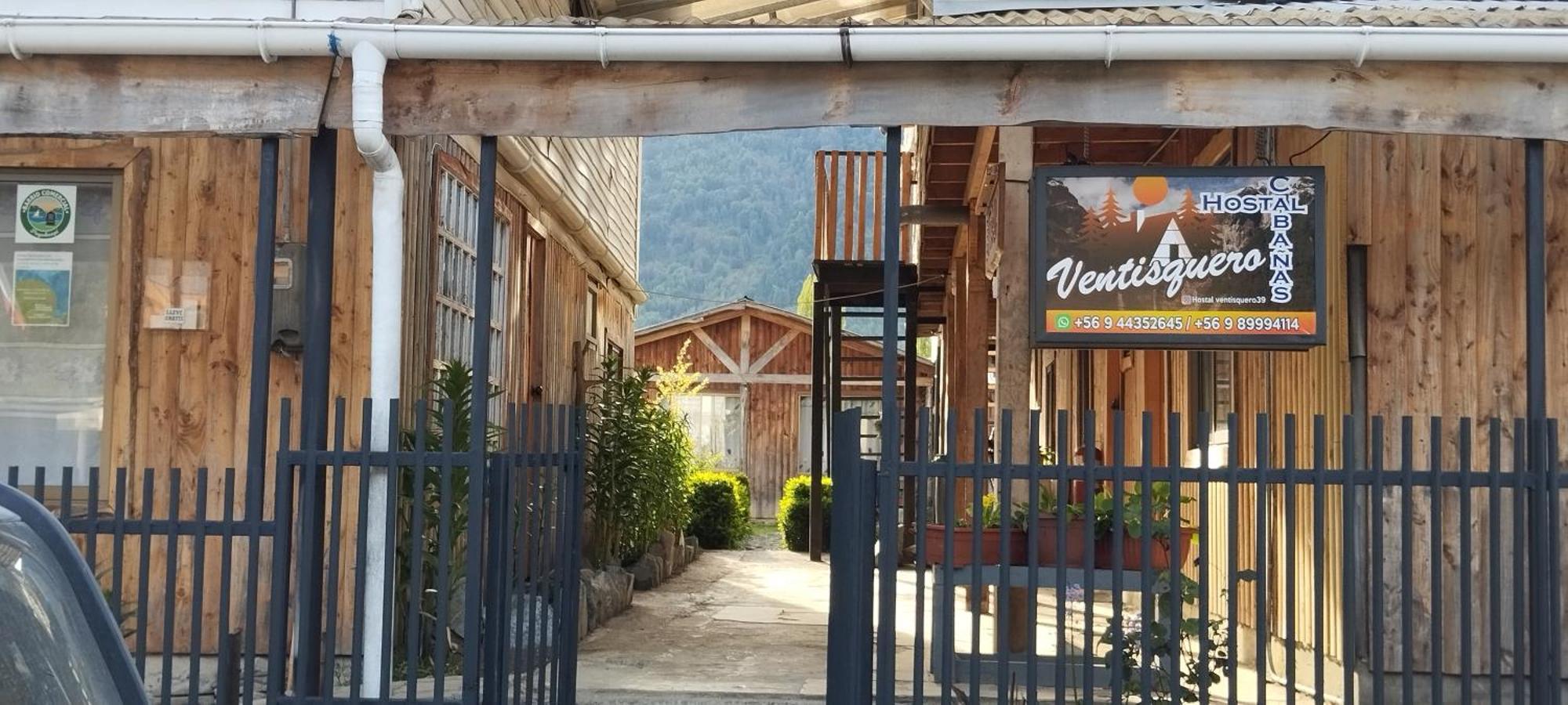 Hostal Y Cabanas Ventisquero Puerto Puyuguapi Exteriér fotografie